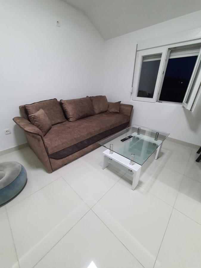 Apartman Tolosi 2 포드고리차 외부 사진